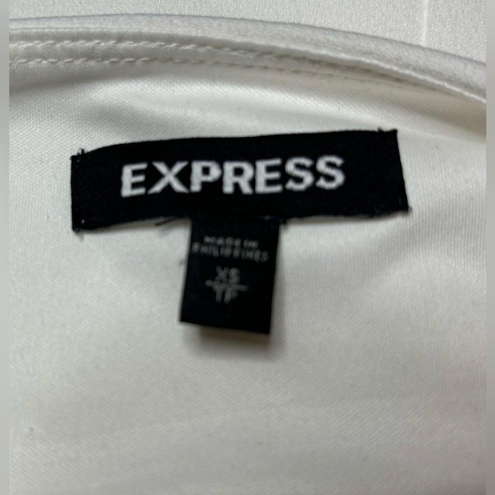 Express - Picture 3 of 3